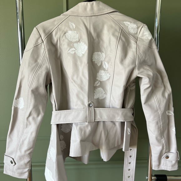 Greige (grey/beige) color leather jacket with white embroidered flowers - Picture 3 of 4